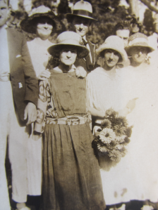 Millicent Day (left), Clarice Hill to right holding flowers on Easter Monday 1925